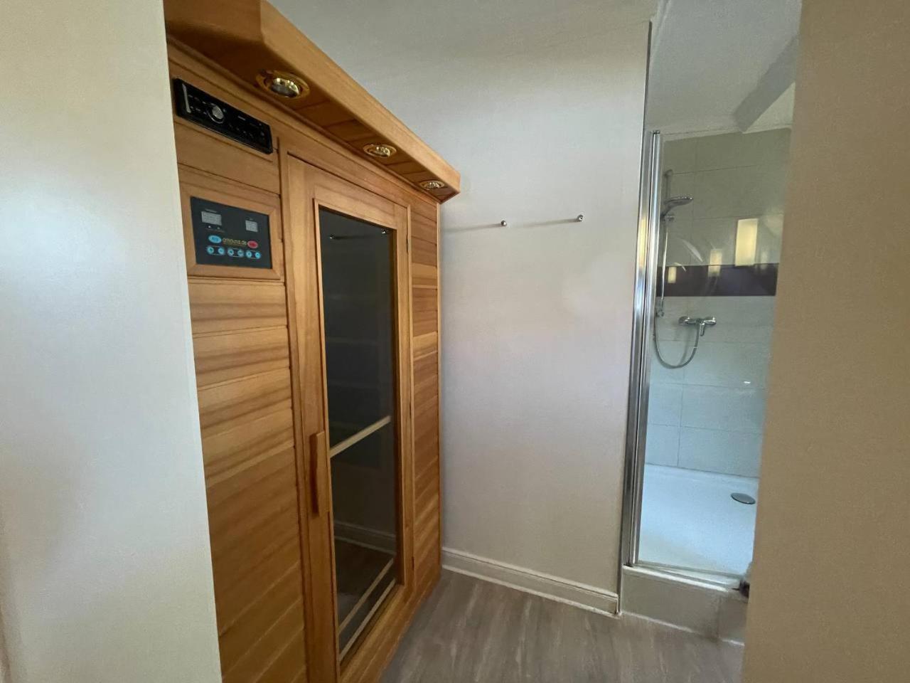 Hotel Deichvoigt Куксхавен Екстериор снимка