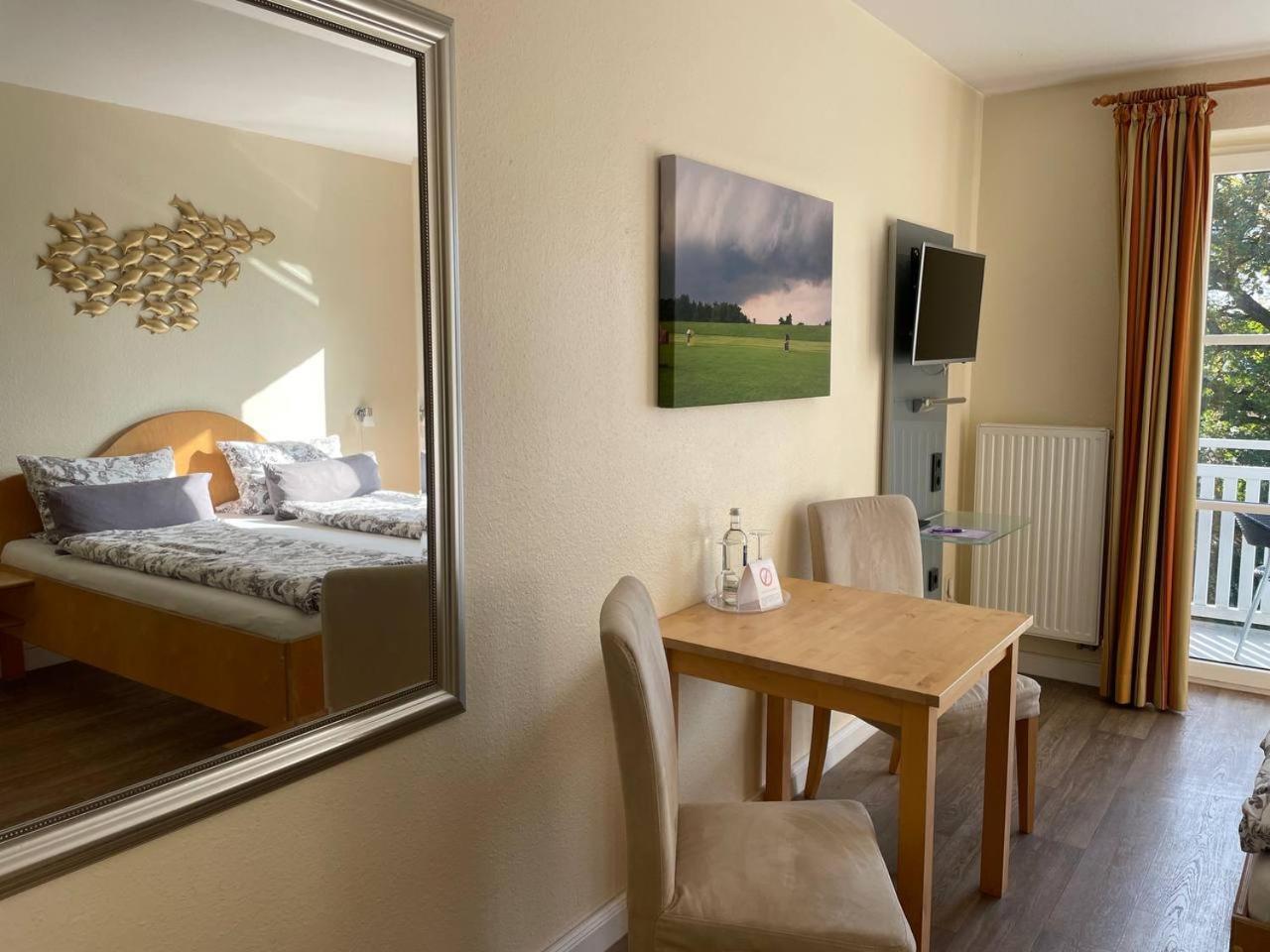 Hotel Deichvoigt Куксхавен Екстериор снимка